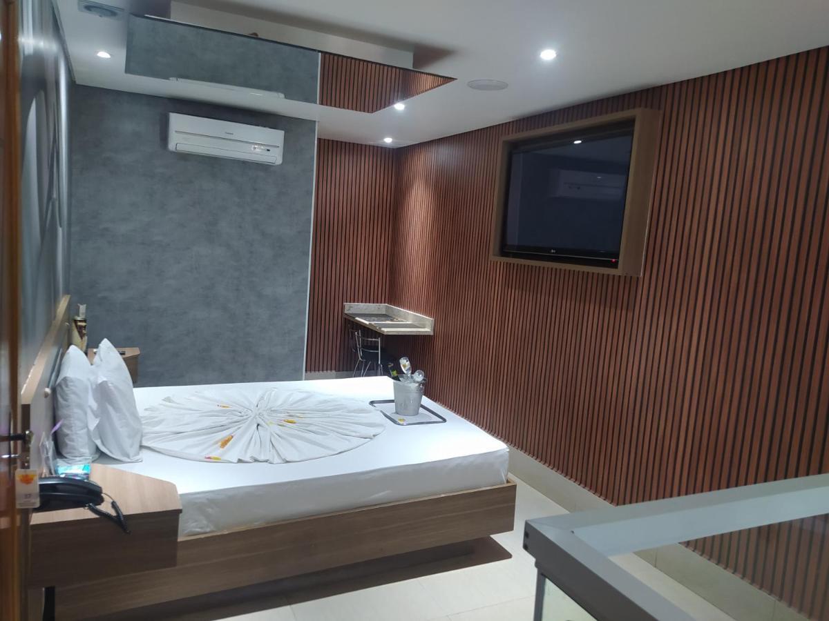 Motel La Folia Ribeirão Preto Eksteriør billede