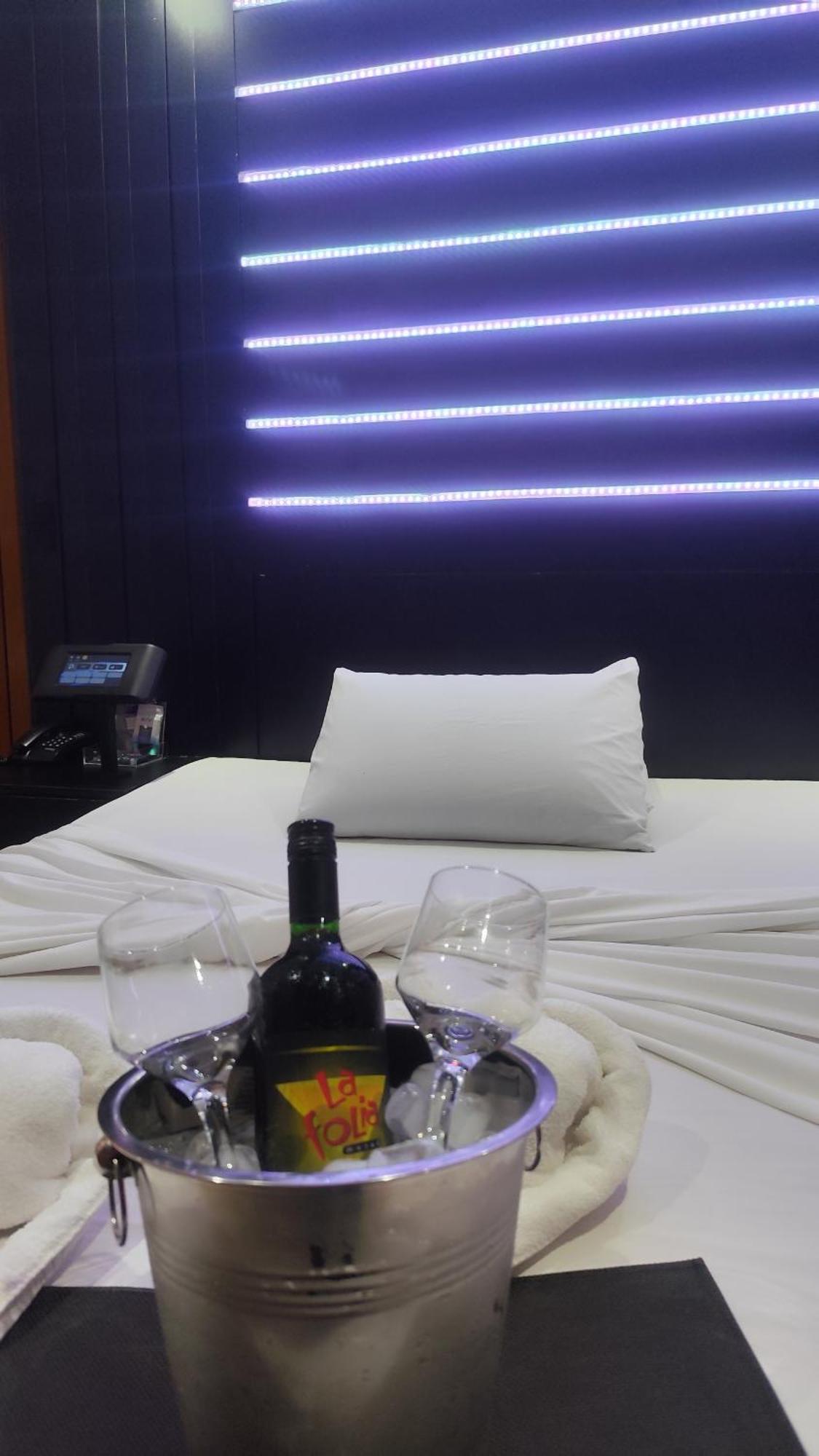 Motel La Folia Ribeirão Preto Eksteriør billede
